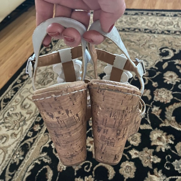 b. o. c. Leather Strappy Wedge Sandals High Heels Pale Gray Size 9 - Picture 3 of 6